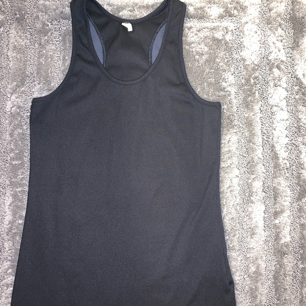 Under Armour Women’s Athletic Tanks - Black and Purple 2 pk Large - Picture 10 of 12